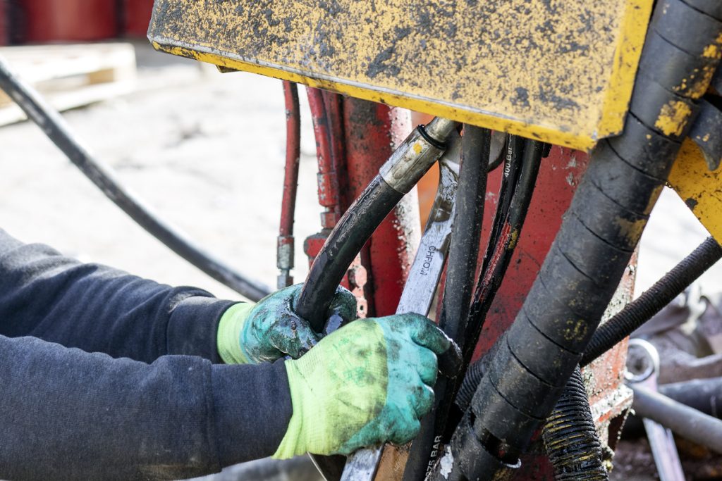 hydraulic cylinder maintenance tips